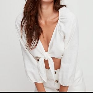 ARITZIA front tie mid length puff sleeve cream top